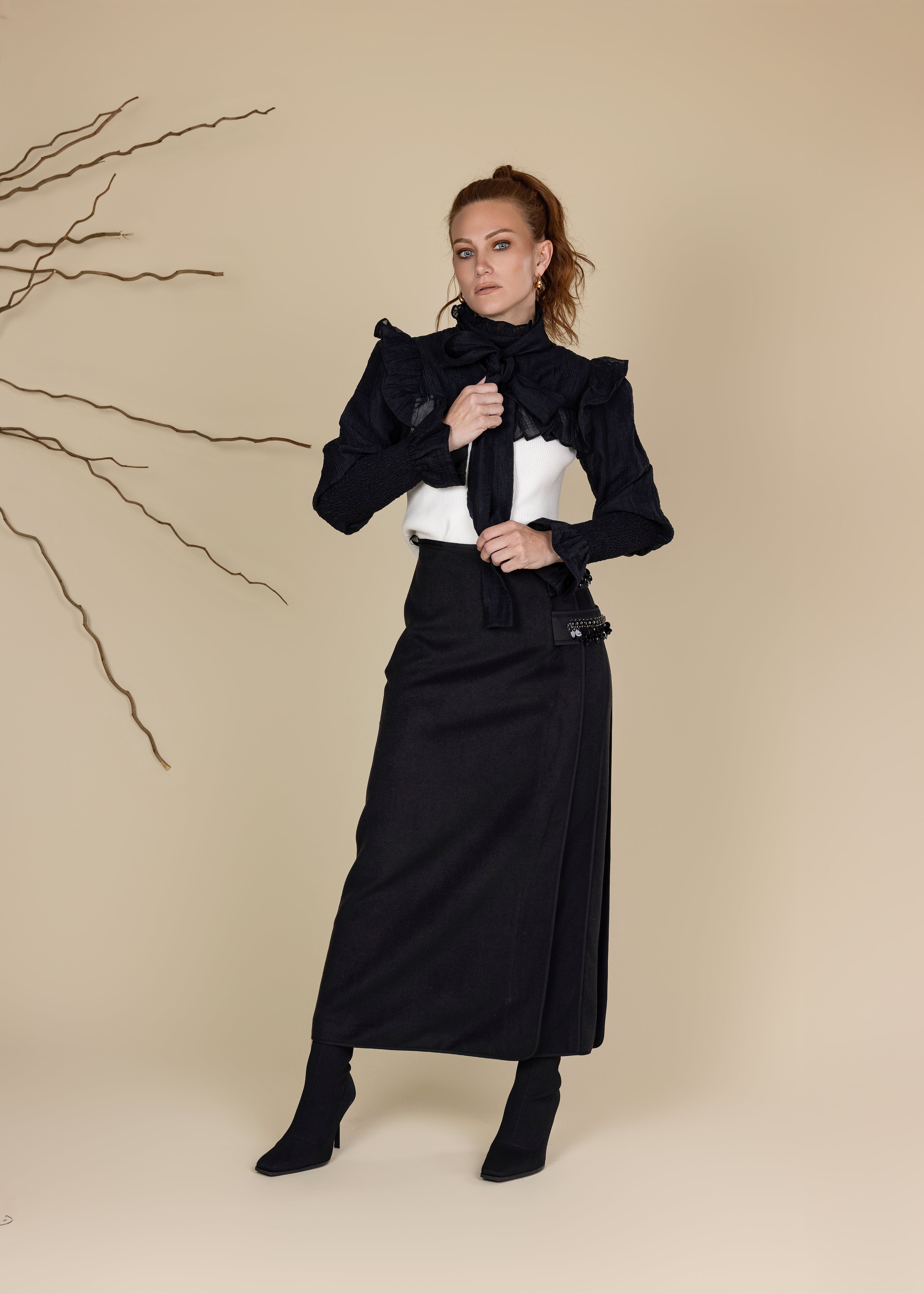 Side Beaded Deatiled Skirt