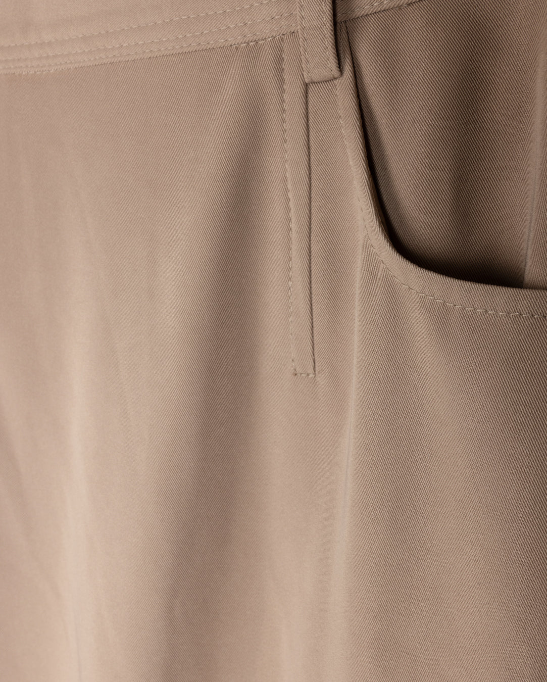 Front Pocket Back Pleat Skirt