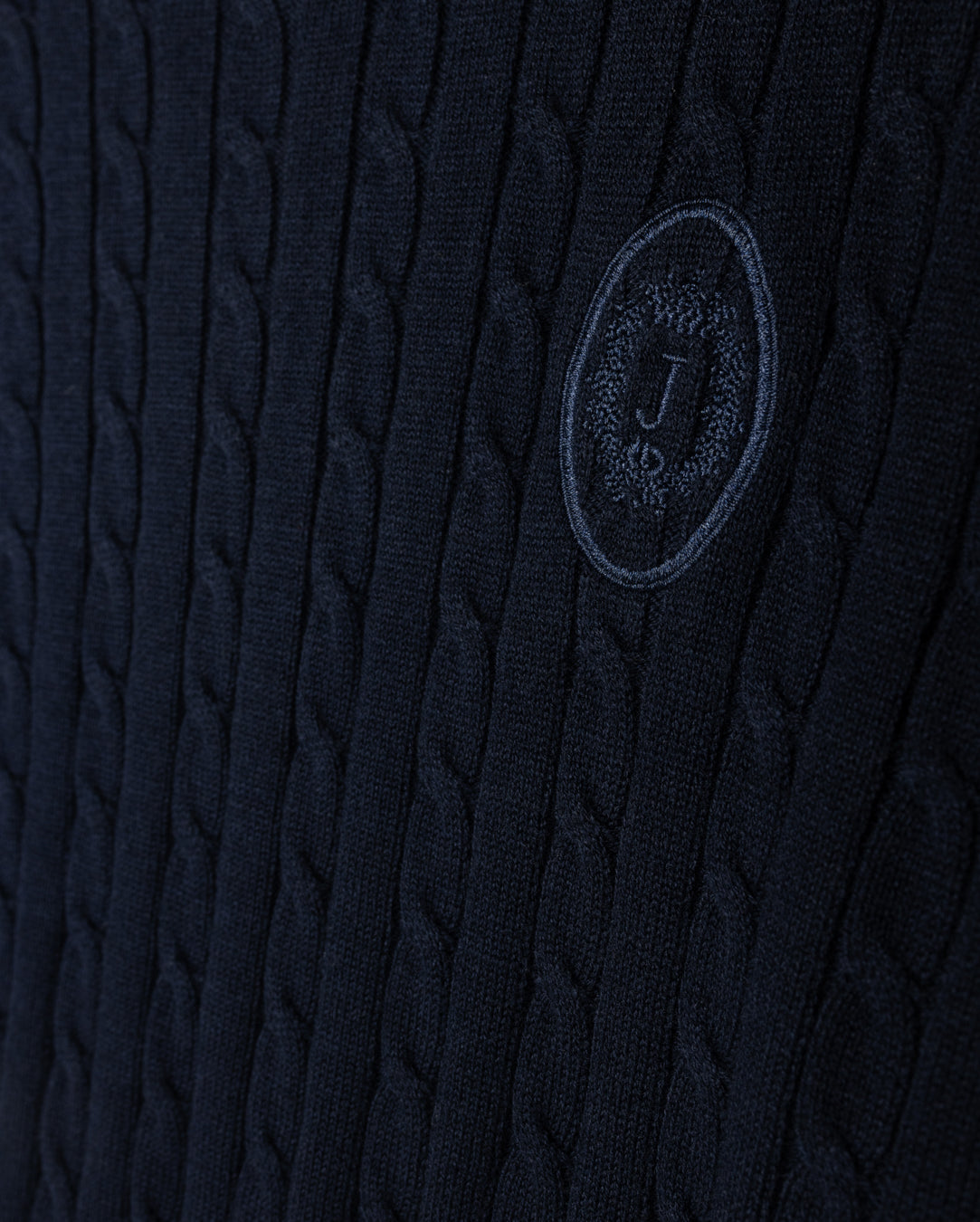 Crest Detailed Cable Knit Sweater