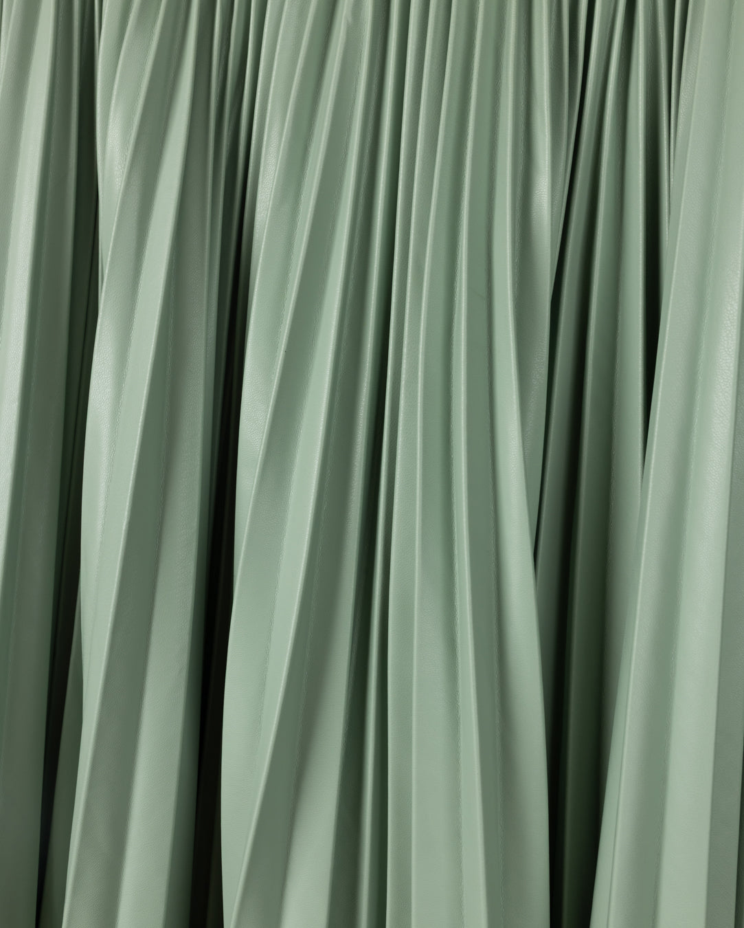 Doby Leather Pleat Skirt