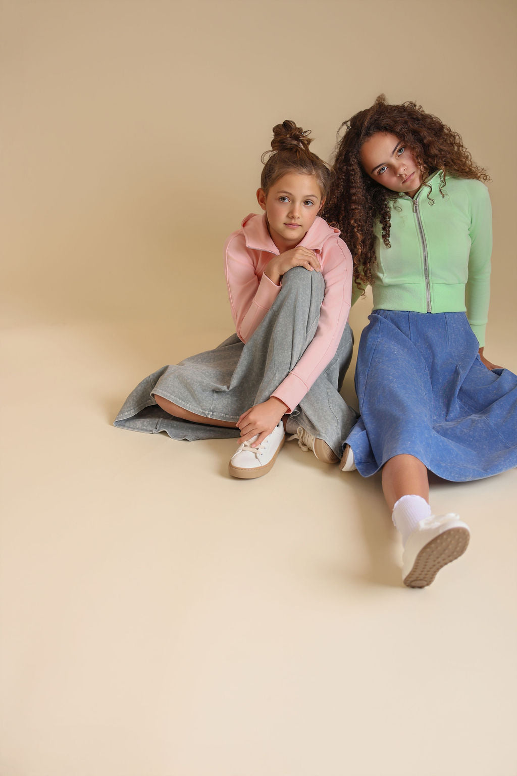 Seam Detail Zipper Sweatshirt - Junees