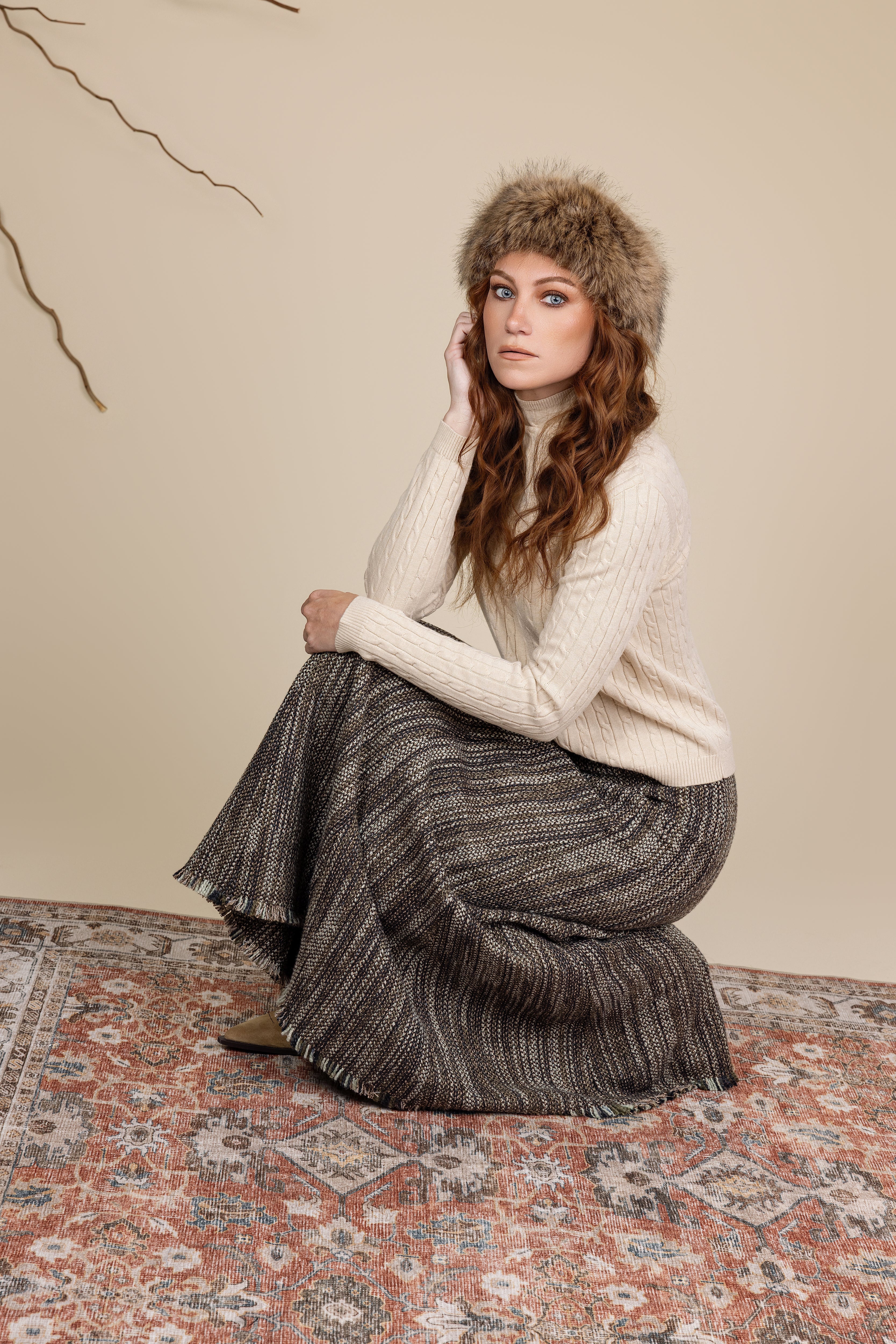Crest Detailed Cable Knit Sweater