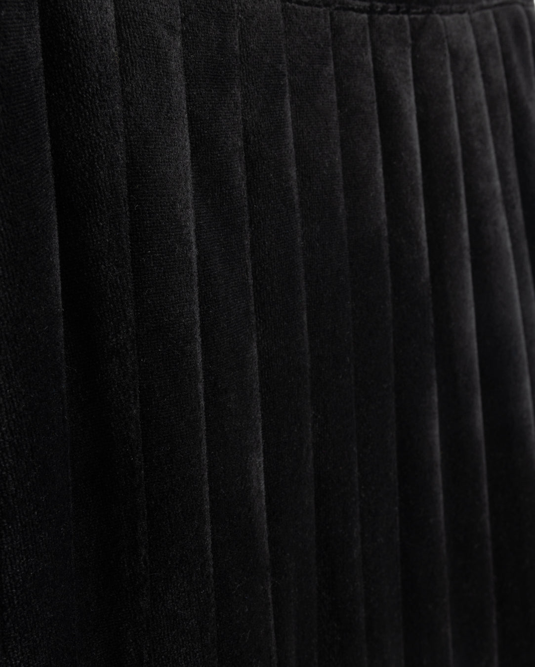 Spade Velvet Pleat Skirt