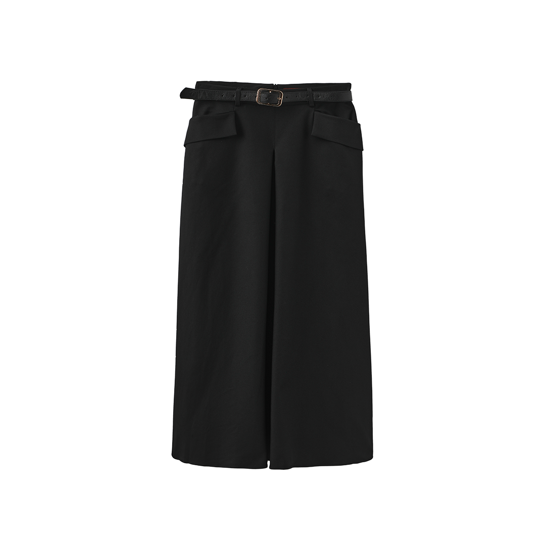 Inserted Kick Belted  Skirt