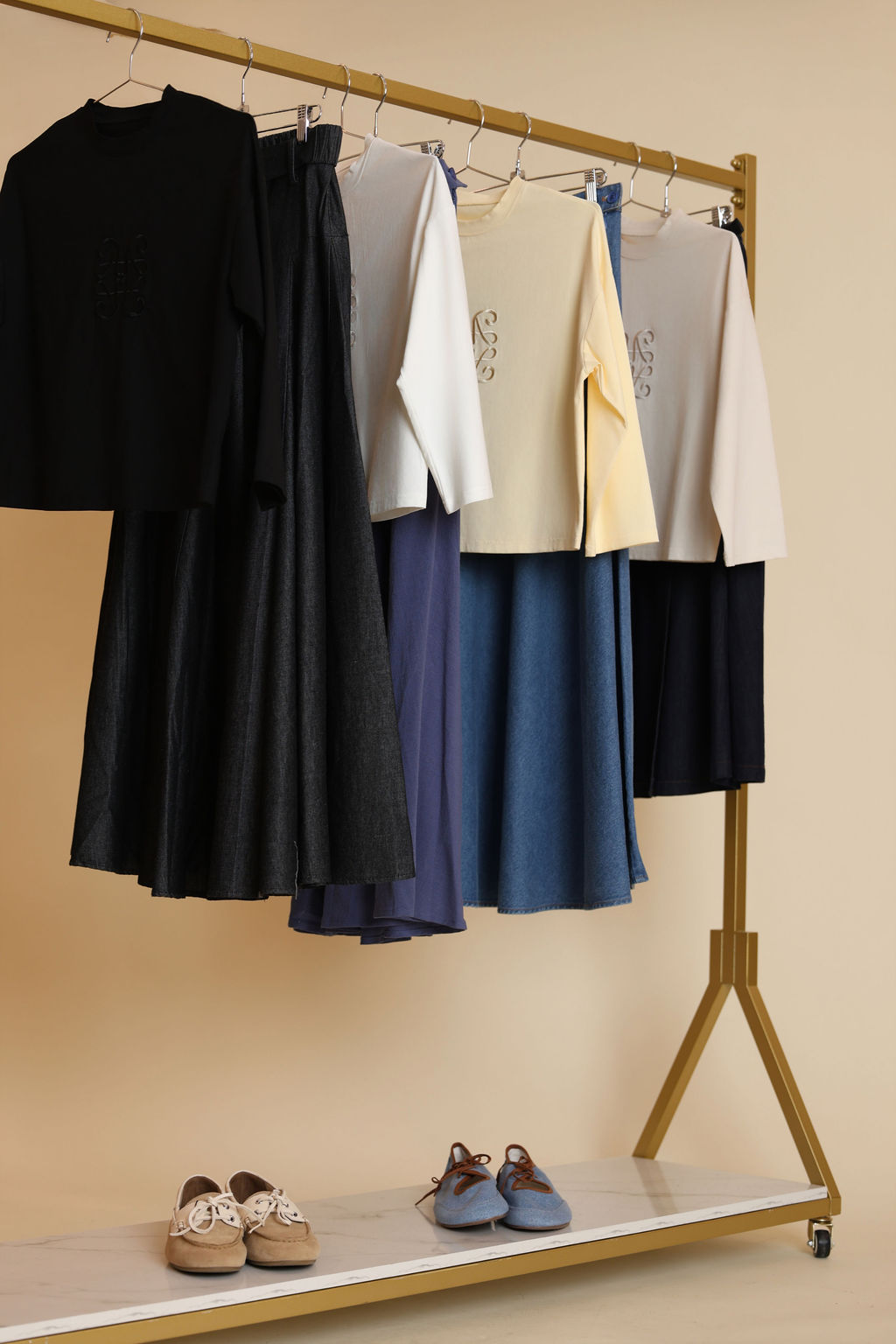 Three Quarter Sleeve Cropped Tee