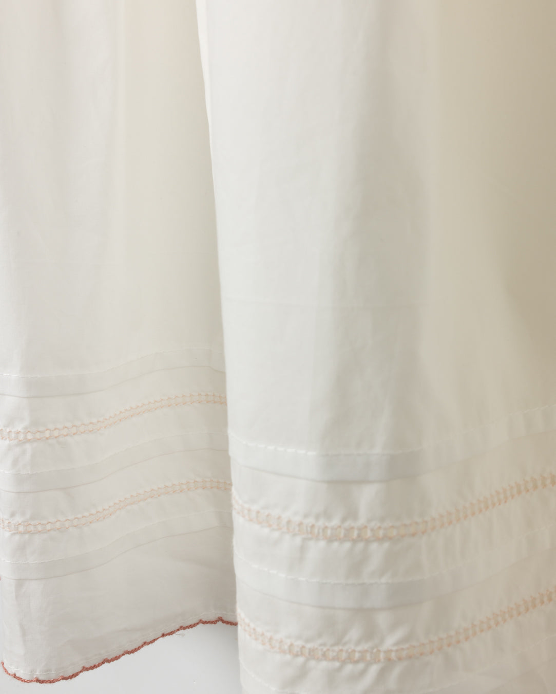 Tally Embroidered Scalloped Trimming Midi Skirt