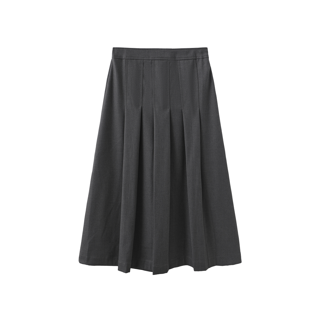 Back Kick Pleat Skirt