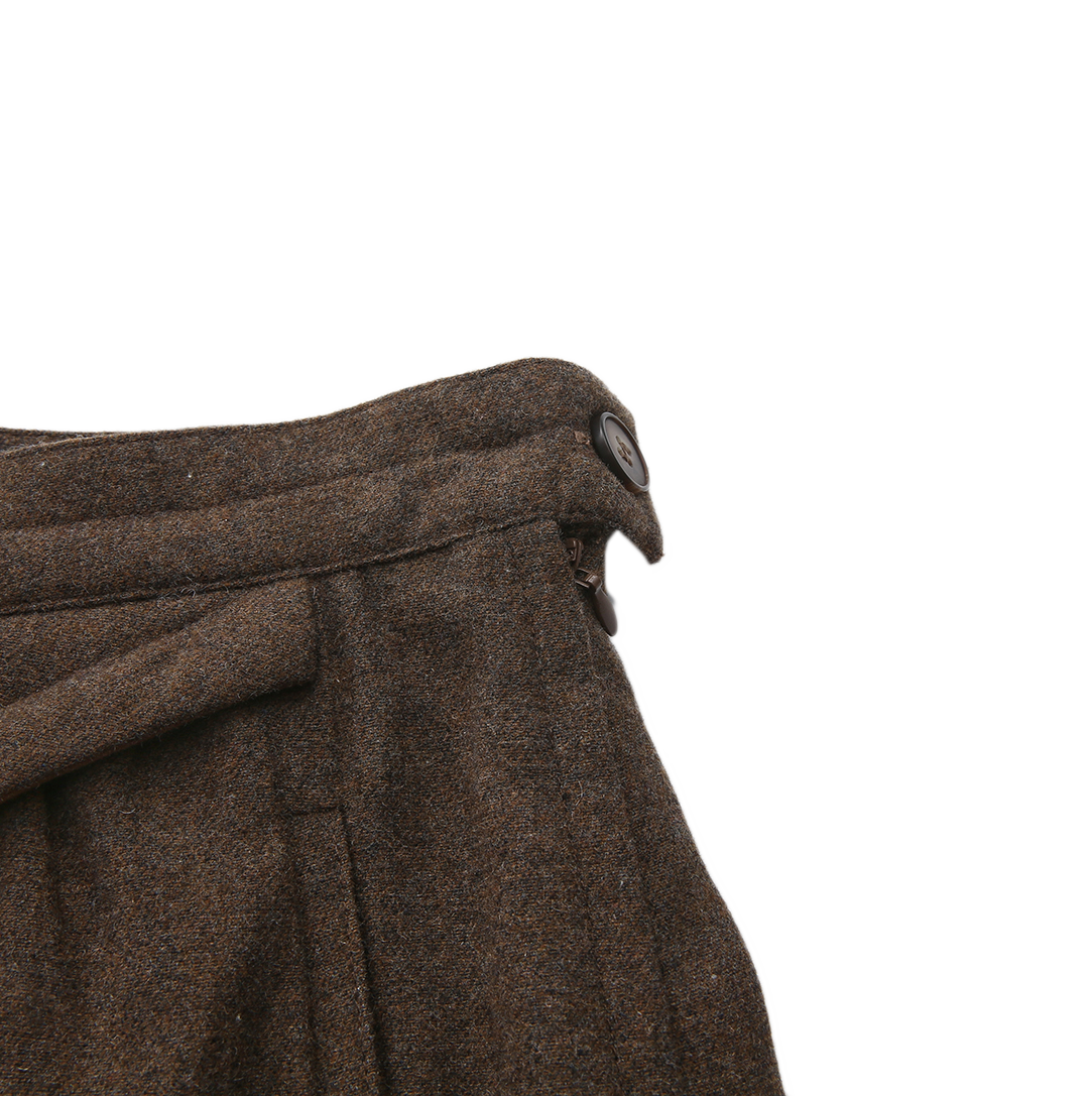 V Detail Waist Skirt